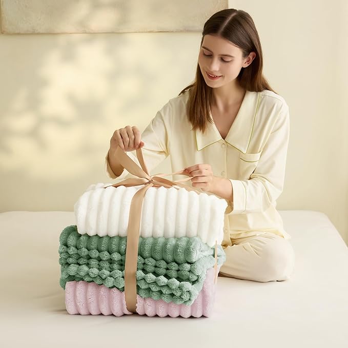 HIMEET Off White Ribbed King Size Blanket - Image 6