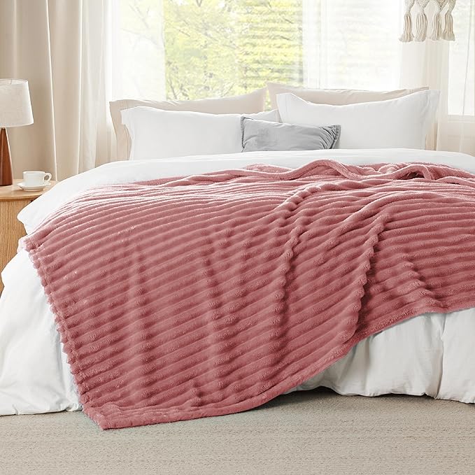 Bedsure GentleSoft Dusty Pink Fleece King Blanket - Image 2