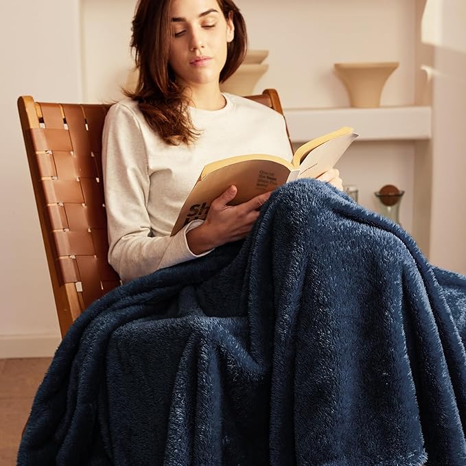 Exclusivo Mezcla Plush Fuzzy Fleece Bed Blanket Queen Size, Super Soft - Image 2