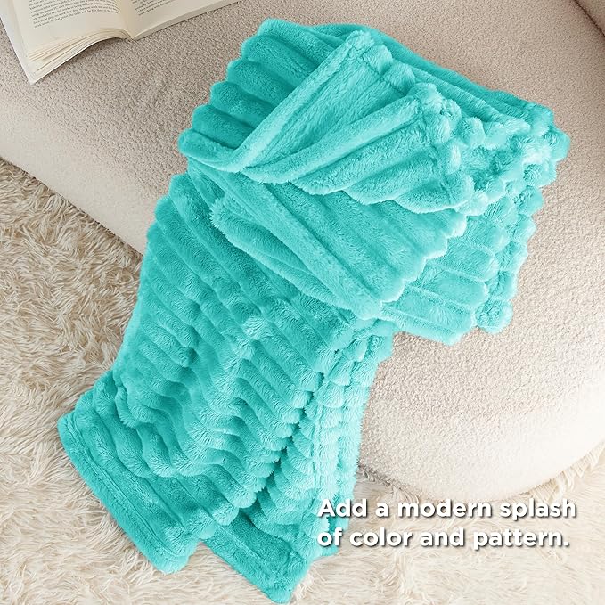 Bedsure GentleSoft Blue Throw Blanket - Image 4